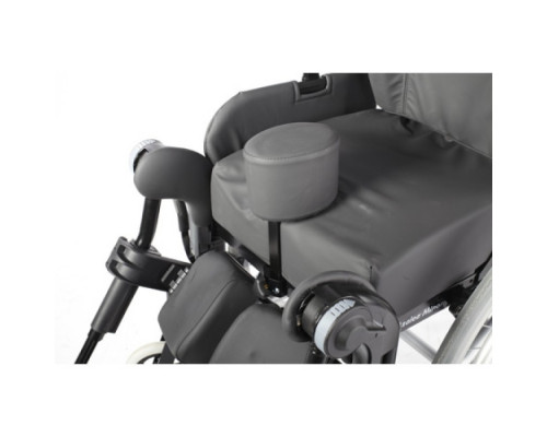 Кресло-коляска функциональная Invacare Rea Azalea Minor